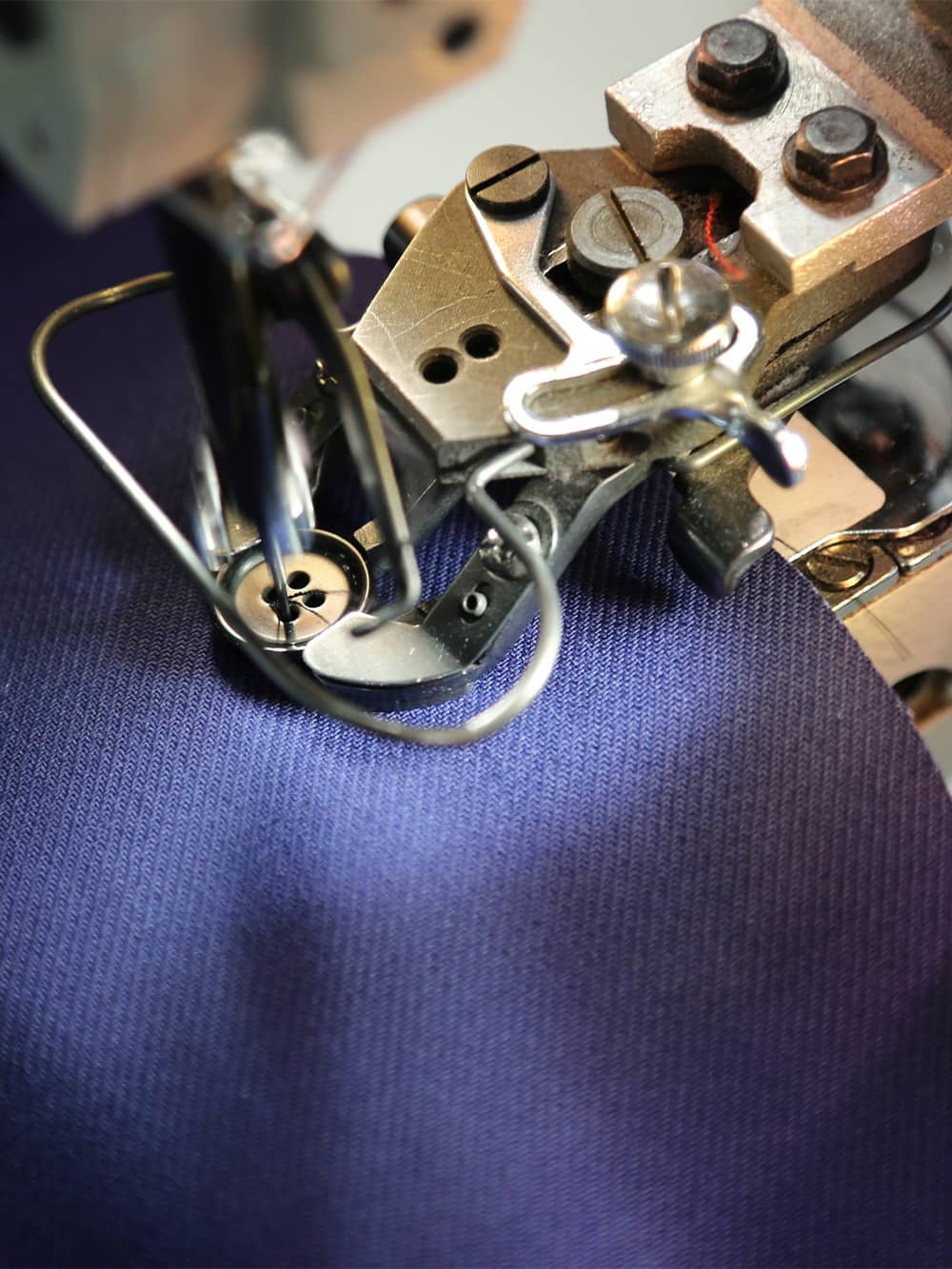 VETRA Button sewing machine