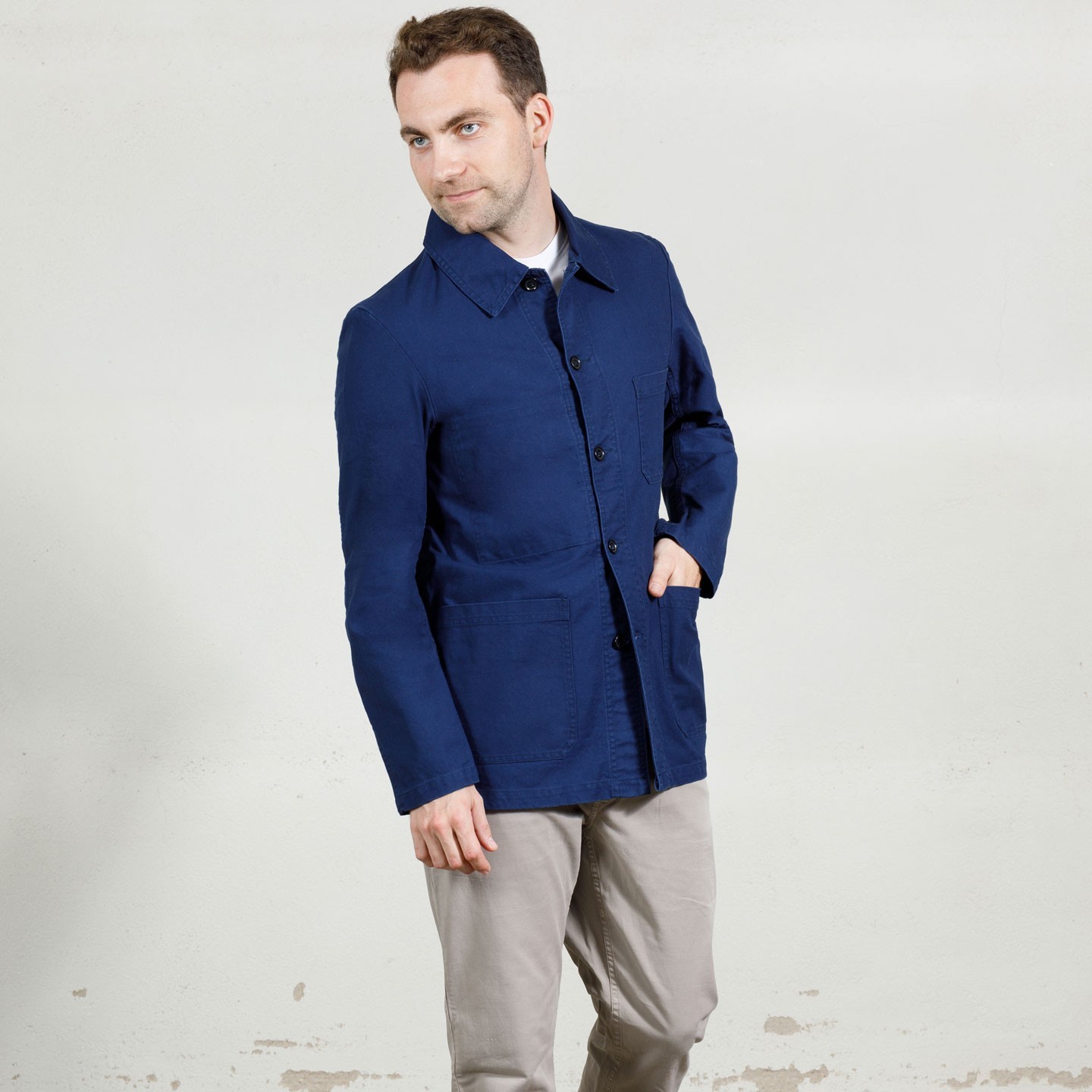 Veste courte Unisexe pour homme coloris plomb upcyclé made in France.